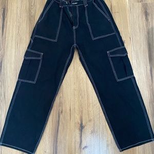Fashion nova size 11 cargo pants